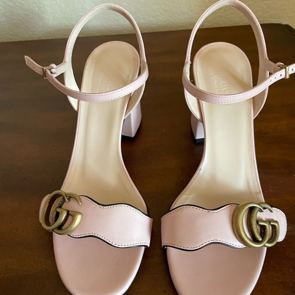 Sold out Gucci Women’s Pink Mid-heel Logo Strappy Sandals size 6.5